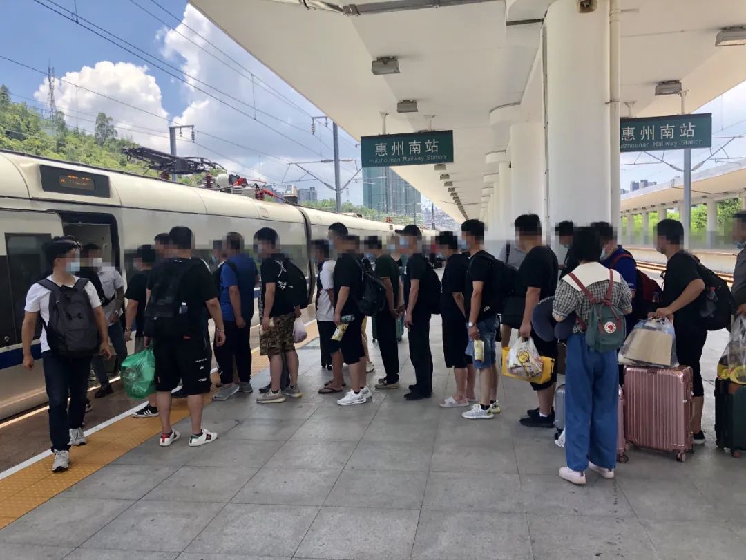配资炒股中心_股票配资中心_配资炒股app