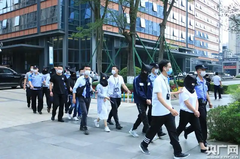 成渝警方联手破获股票配资诈骗案，首例诈骗案告破