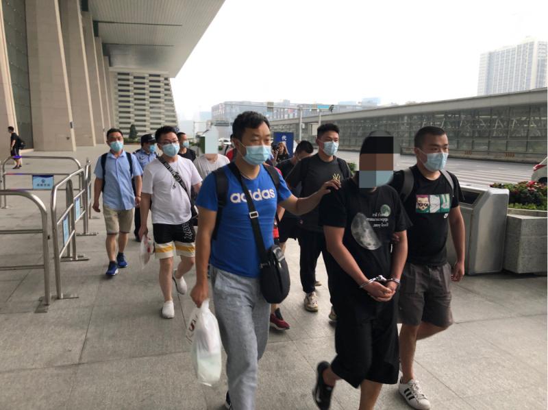 配资选股_股票配资骗局_虚假炒股APP