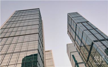 网上配资炒股是犯罪吗？解析非法集资与操纵市场的法律边界