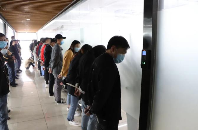 非法荐股诈骗 余杭警方捣毁特大荐股诈骗团伙 同花顺警惕荐股诈骗风险_股票配资平台可靠吗