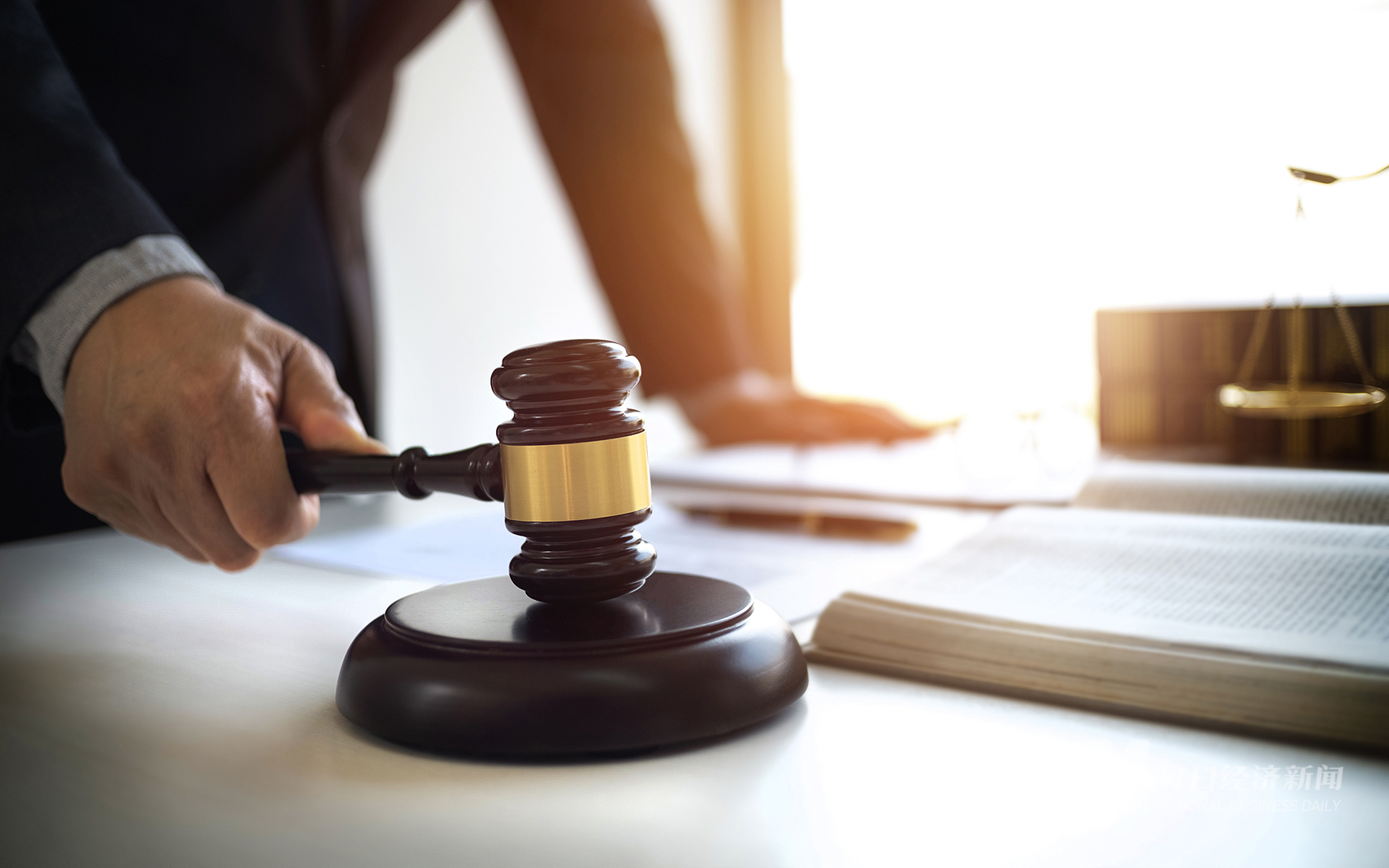 操纵证券市场_坐庄行为定罪_股票配资账户