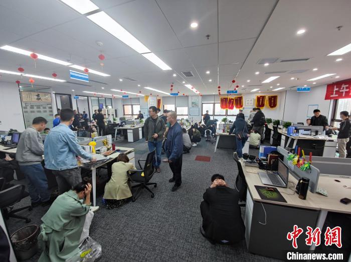 成都配资公司_成都电信网络诈骗案_摧毁5个诈骗窝点